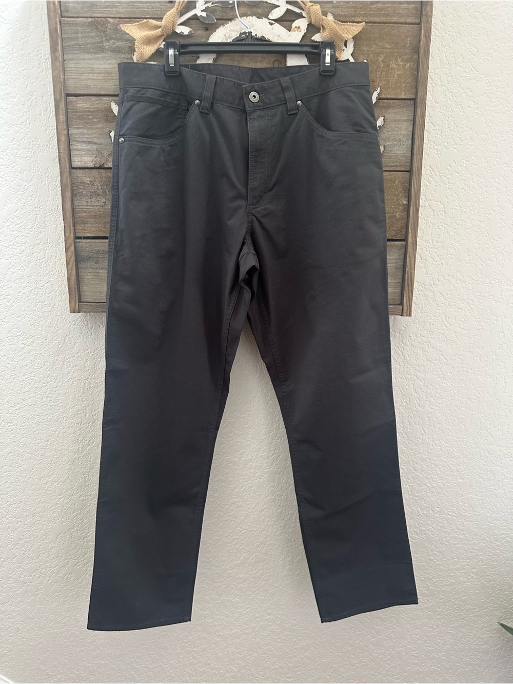 The North Face City pant dark gray Straight-Leg Pants men’s size 34 X 32